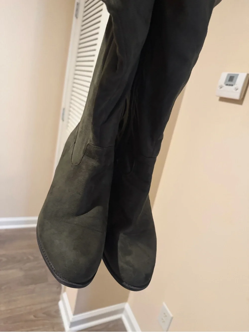 Women's Knee-High Suede Block Heel Boot in Dark Green